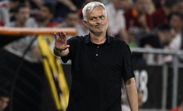 Mourinho confident Roma not speaking to rival coaches